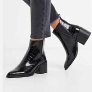 Steve Madden Audience Black Leather Crocodile Embossed Pointed-Toe Ankle Boots 8